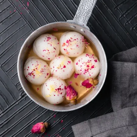 রসগোল্লা/মিষ্টি (Roshogolla/Mishti)